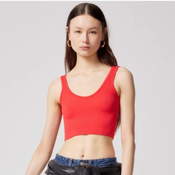 Urban Outfitters Tops - Out from under Drew seamless ribbed bra crop tank top